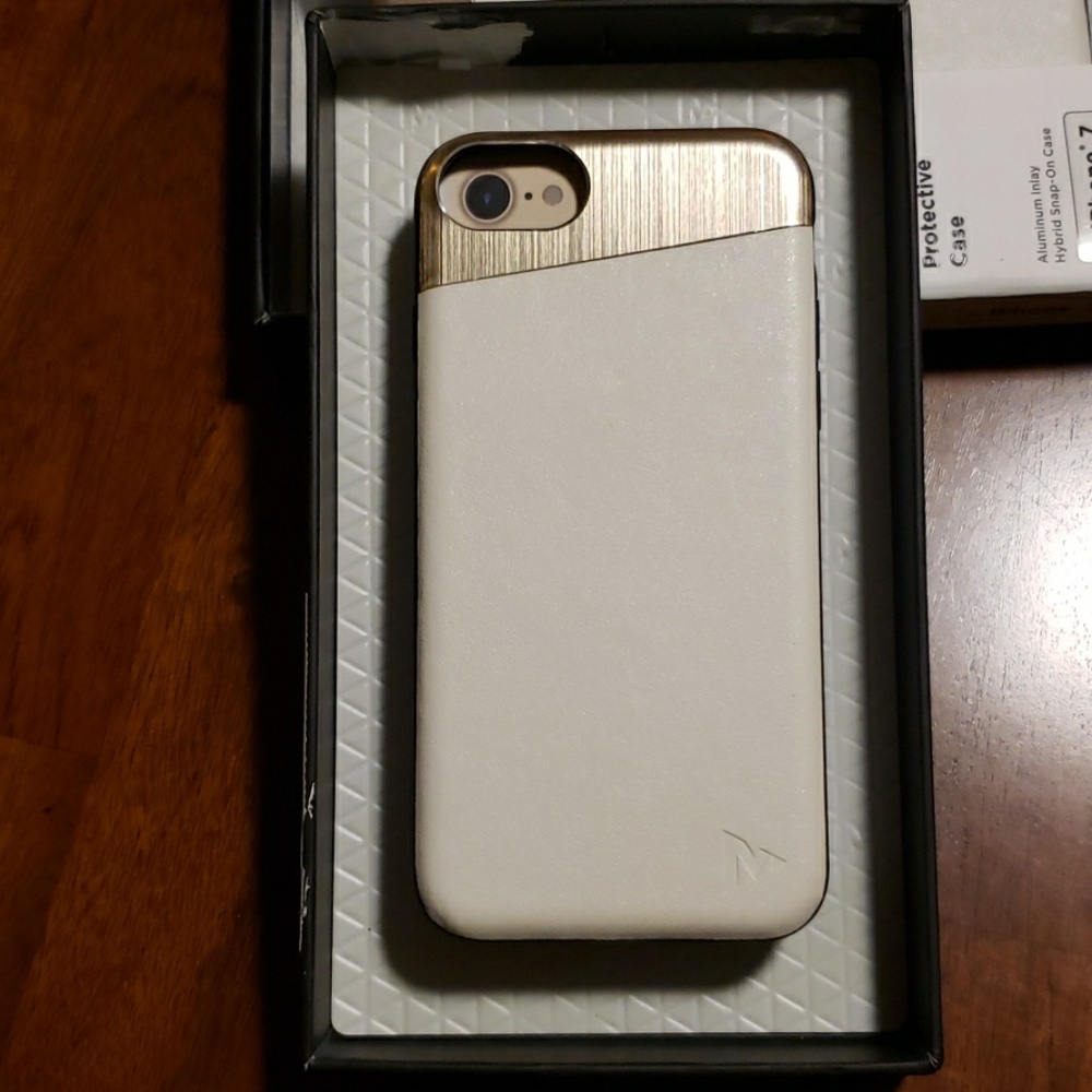 iphone 8 Gold Leather Ivory Cellphone Case NWT